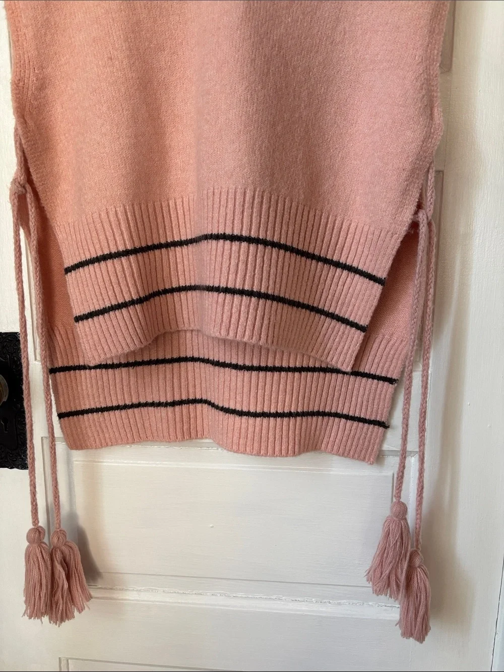 FREE PEOPLE OVERSIZE SWEATER VEST WITH SIDE TIGHT TASSELS